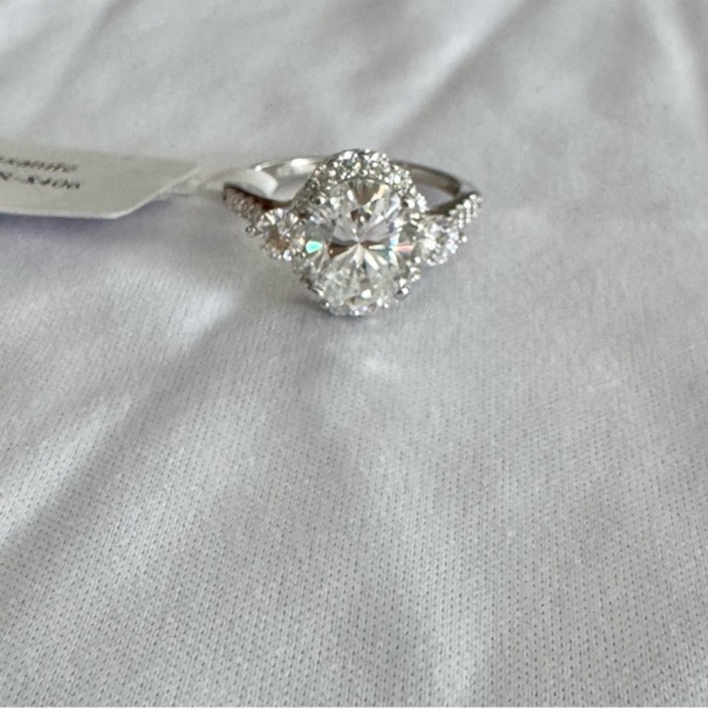 Mossanite 925 sterling silver ring size 6